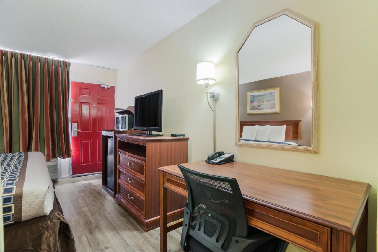 Americas Best Value Inn Tulsa I-44 Oakhurst Екстериор снимка